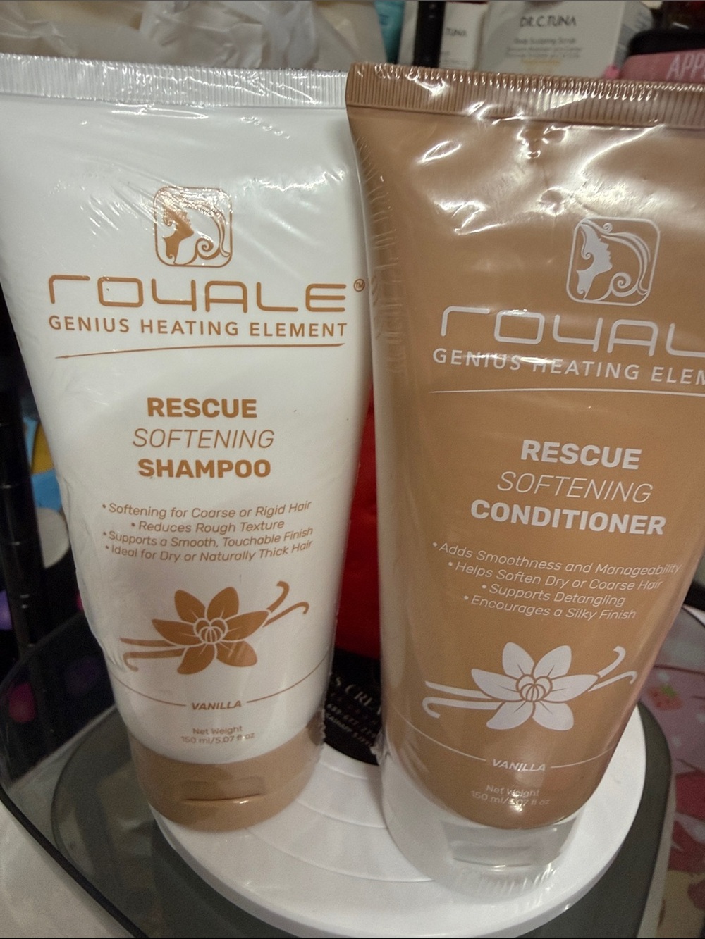 Rescue Softening Shampoo - Vanilla (White & Tan)